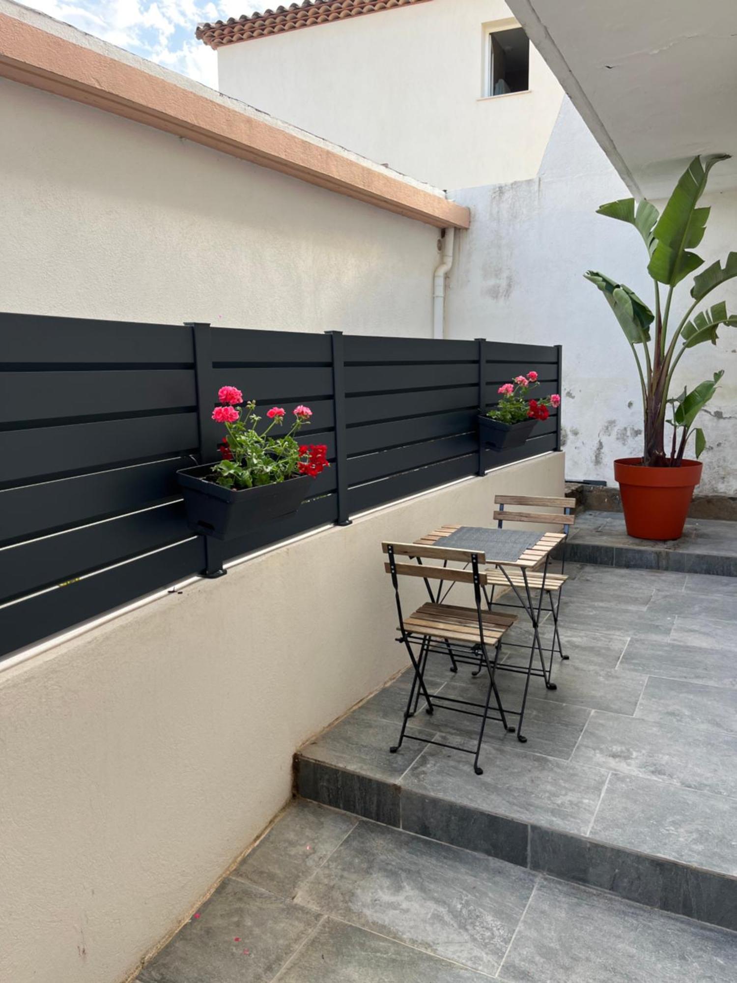 Charmant Bas De Villa Avec Terrasse A Proximite De La Plage Et Du Port كاركيران المظهر الخارجي الصورة
