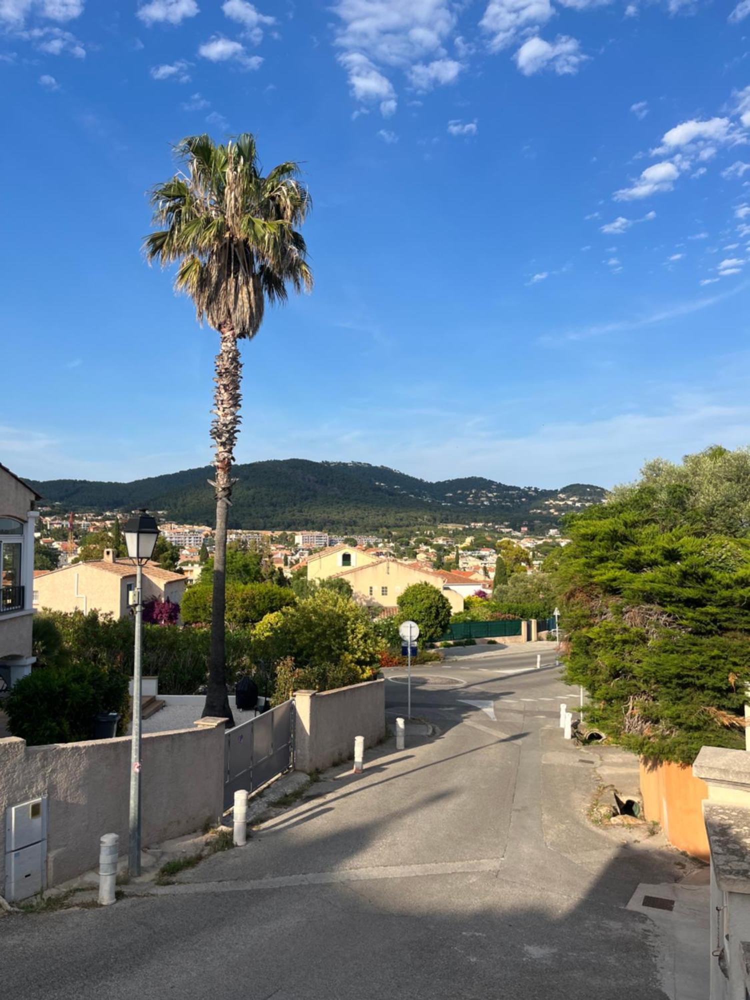 Charmant Bas De Villa Avec Terrasse A Proximite De La Plage Et Du Port كاركيران المظهر الخارجي الصورة